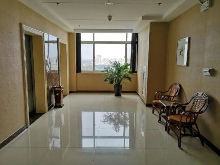 Цзинин: Shengyuan Dongfang Culture Hotel