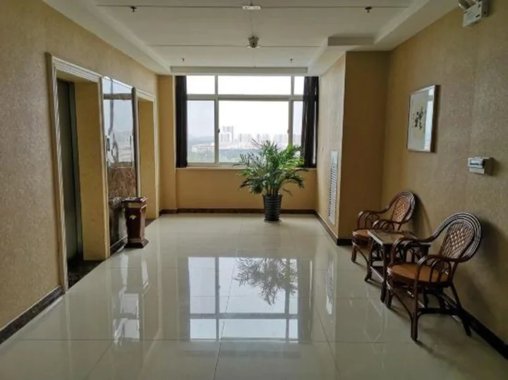 Цзинин: Shengyuan Dongfang Culture Hotel