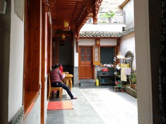 Хуаншань: Hongcun Yuetang Renjia Inn