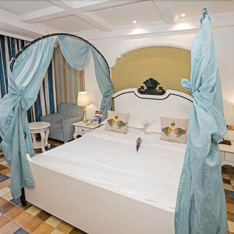 Кайфын: Sansejin Theme Hotel