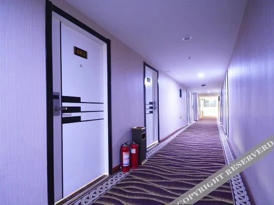 Чжэнчжоу: Yinglun Holiday Hotel
