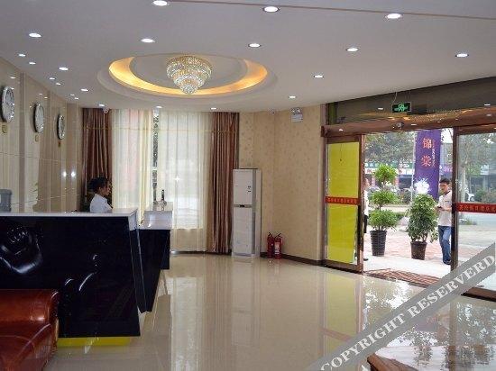 Чжэнчжоу: Yinglun Holiday Hotel