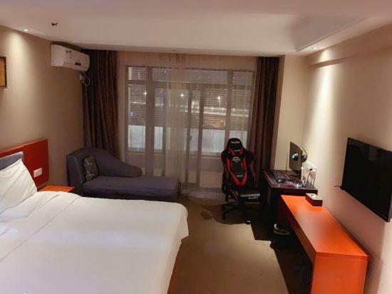 Ухань: Super 8 Wuchang Railway Station East Square Jing'an Road