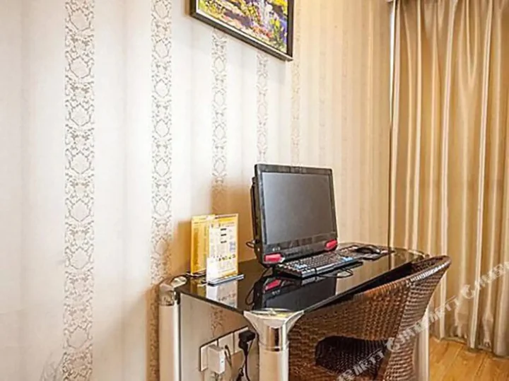 Дунъян: Aegean Hotel (Dongyang First Department Store)