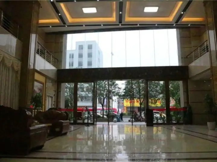Yuanquan Business Hotel (Foshan Railway Station) — фото 2