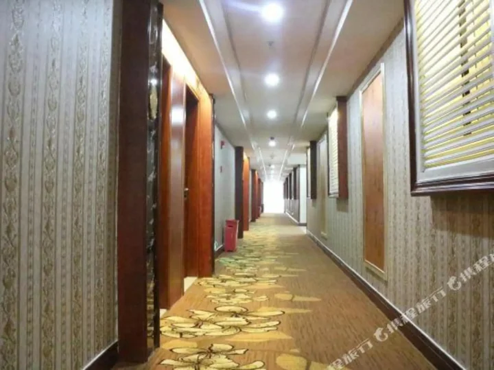 Фошань: Yuanquan Business Hotel (Foshan Railway Station)