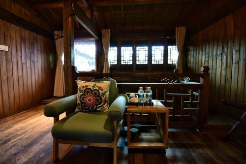 Шанграо: Fuchun Shanju Inn