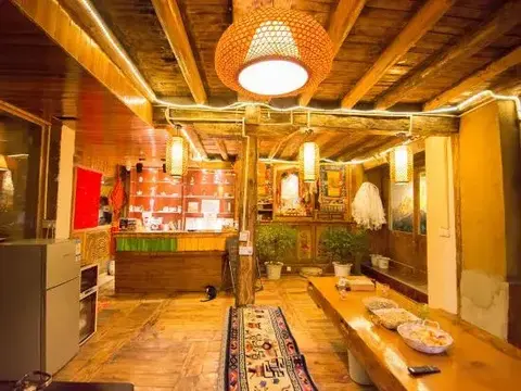 Шангри-Ла: Yuanfang Family Courtyard Inn
