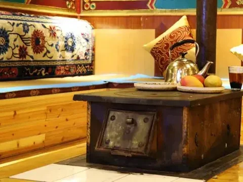 Шангри-Ла: Yuanfang Family Courtyard Inn