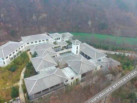 Лоян: Yihe Funiu Shanju Hot Spring  Hotel