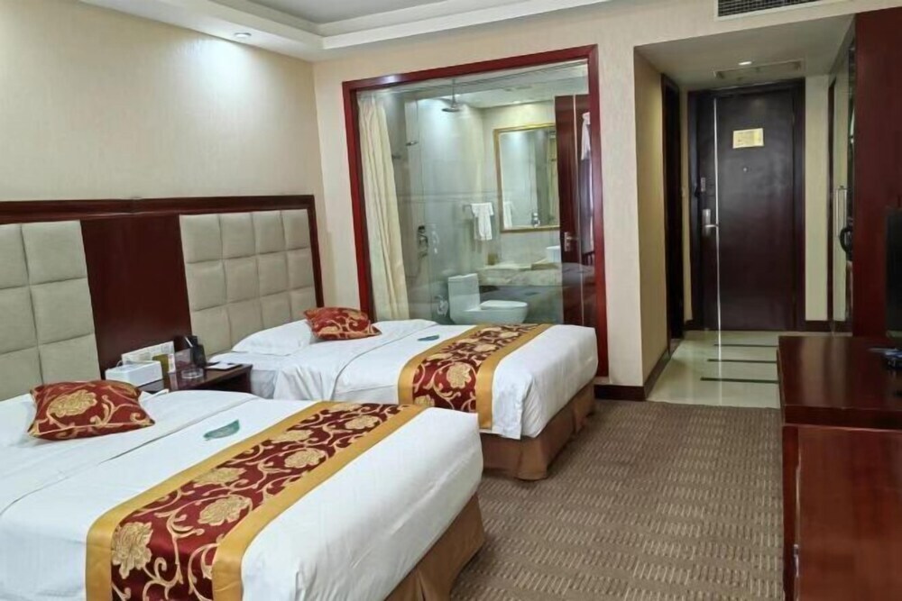 Женьань: Zhen an Golden Resource Hotel