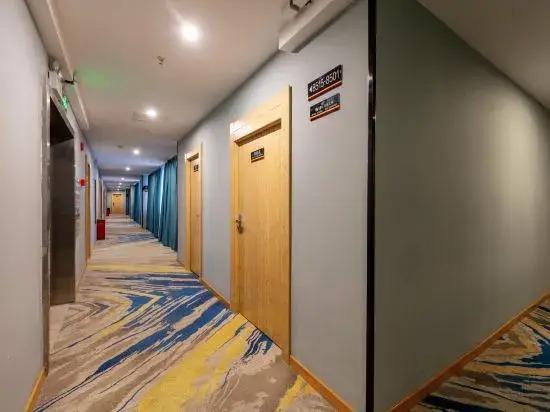 Super 8 Hotel (Xuzhou Suining Bayi Middle Road Xingmei Plaza) — фото 1