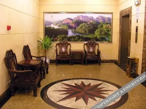 Лунъянь: Phoenix Hotel