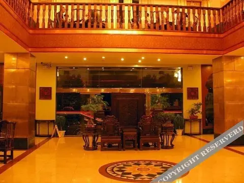 Лунъянь: Phoenix Hotel