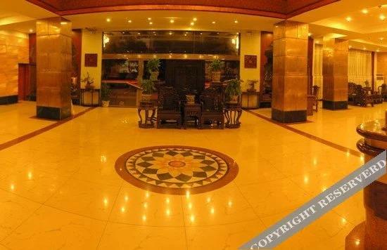 Лунъянь: Phoenix Hotel