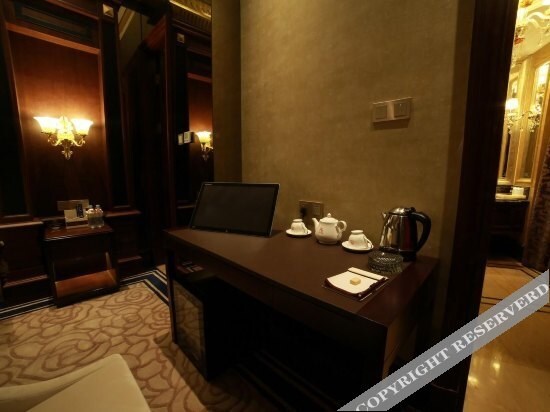 Инкоу: Huajun Hot Spring Holiday Hotel