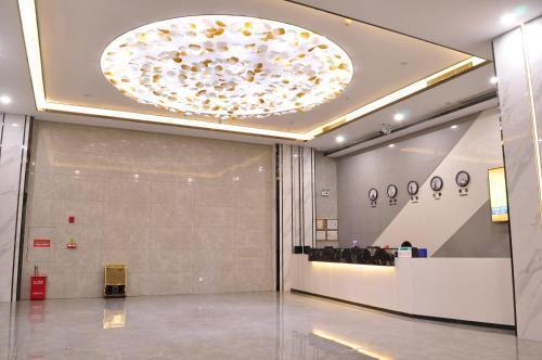 Хейан: Xianglong Hotel