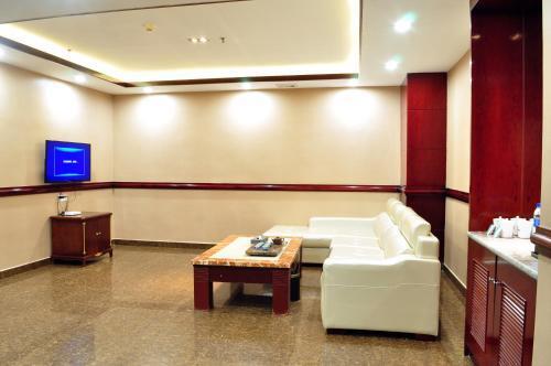 Хейан: Xianglong Hotel
