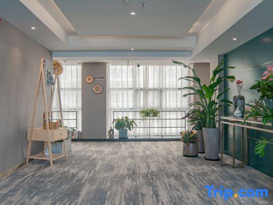 Наньтун: EZZI Hotel (Nantong Haohe Scenic Area Haierxiang Subway Station)