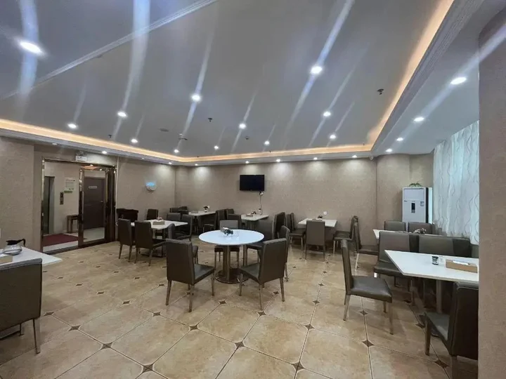 Дунгуань: 维也纳酒店(东莞大朗店)