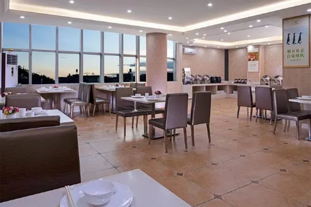 Дунгуань: 维也纳酒店(东莞大朗店)