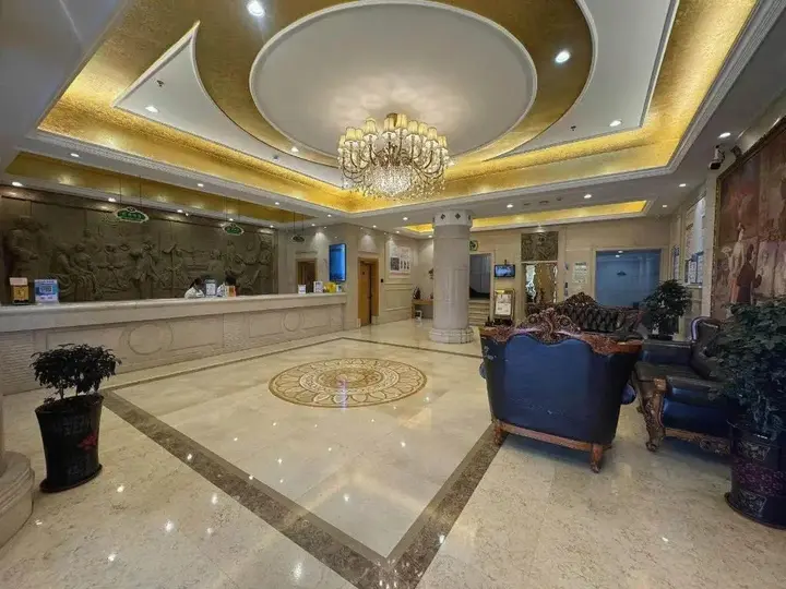 Дунгуань: 维也纳酒店(东莞大朗店)