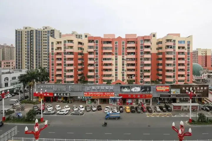 Дунгуань: 维也纳酒店(东莞大朗店)