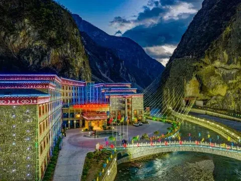 Шангри-Ла: Balagezong Tibetan Ecological Hotel