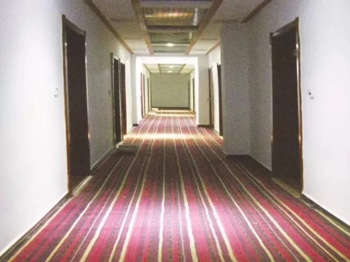 Цзинин: Boya Business Hotel