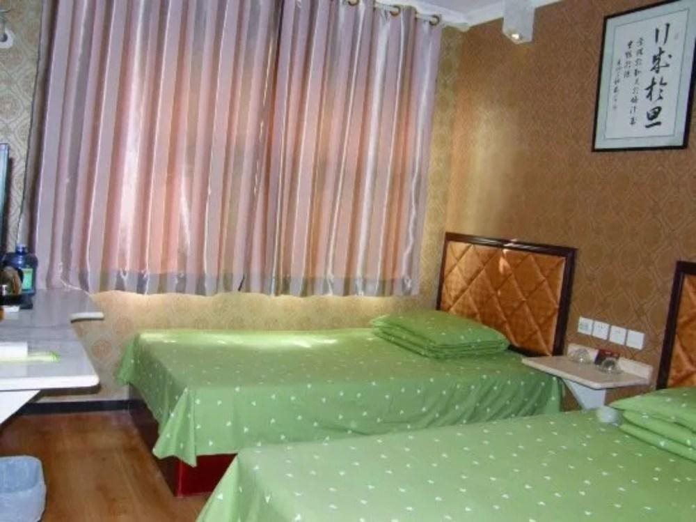 Цзинин: Boya Business Hotel