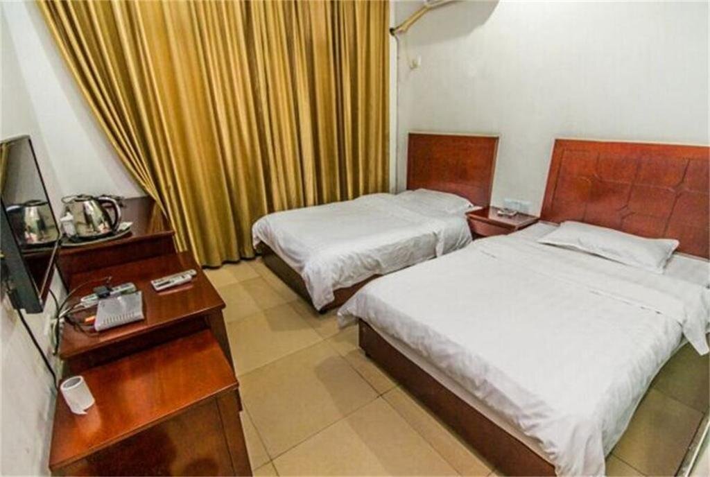 Ибинь: Yibin Meilun Business Hotel