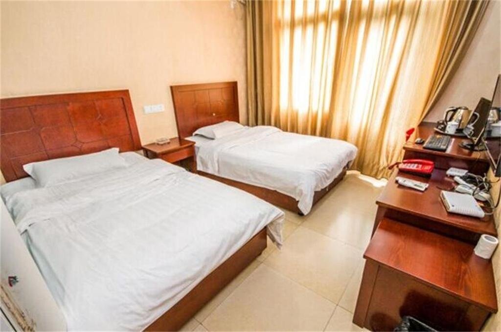 Ибинь: Yibin Meilun Business Hotel