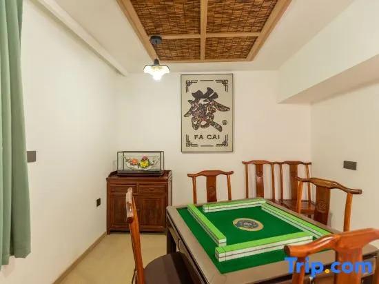 Хуаншань: Hongcun Mushanbo · Yuli 19 She · Hanfu Experience · Lake View Courtyard Coffee · View Holiday Home