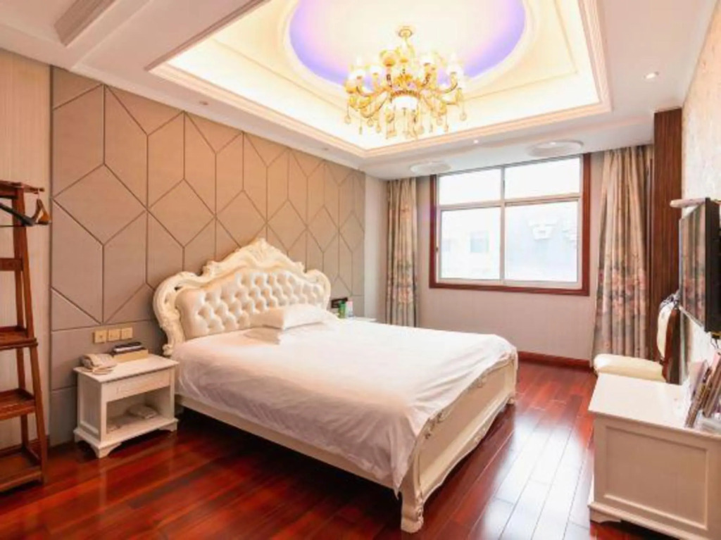 Дунъян: Jinlan Harbor Hotel