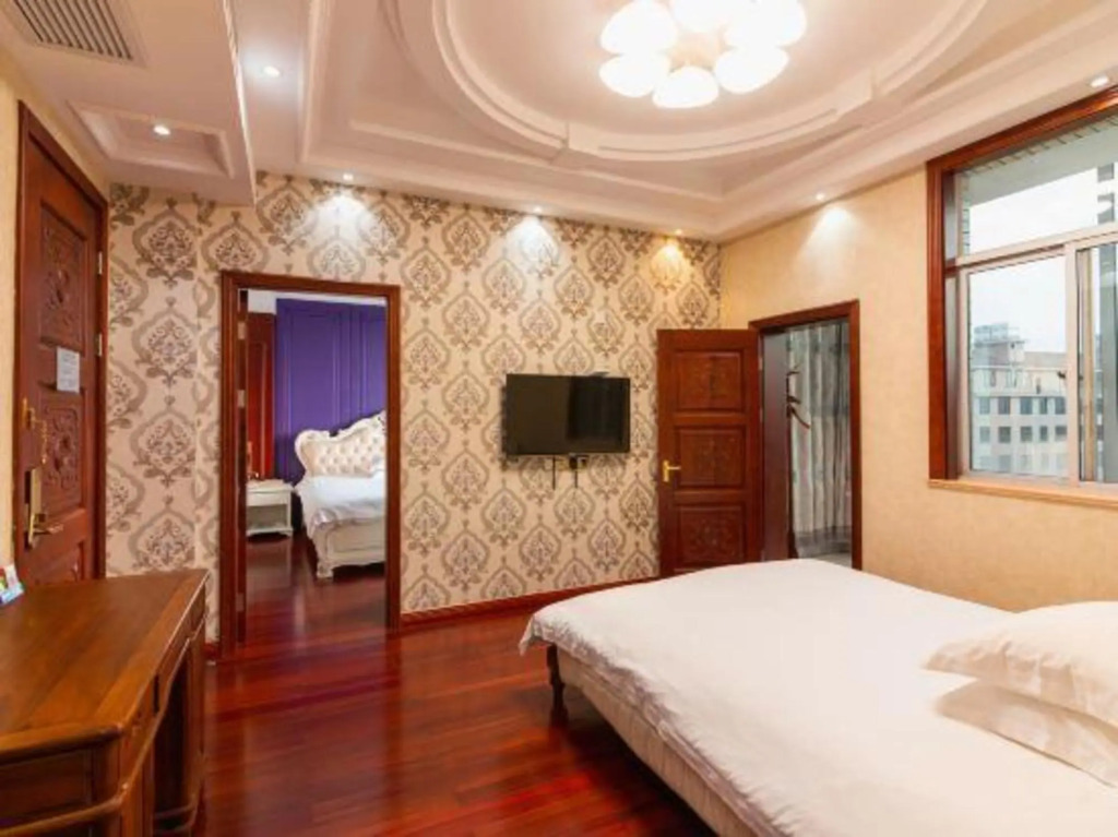 Дунъян: Jinlan Harbor Hotel