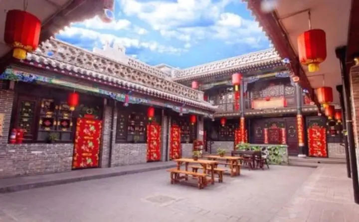 Цзиньчжун: Pingyao Red Lantern Theme Hotel