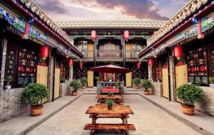 Цзиньчжун: Pingyao Red Lantern Theme Hotel