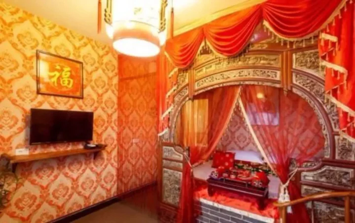 Цзиньчжун: Pingyao Red Lantern Theme Hotel