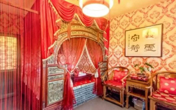 Цзиньчжун: Pingyao Red Lantern Theme Hotel