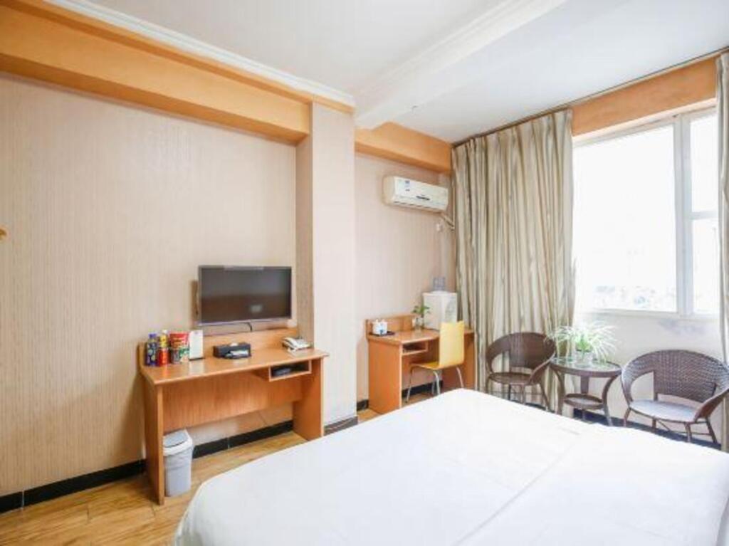 Neijiang: Longmen Business Hotel