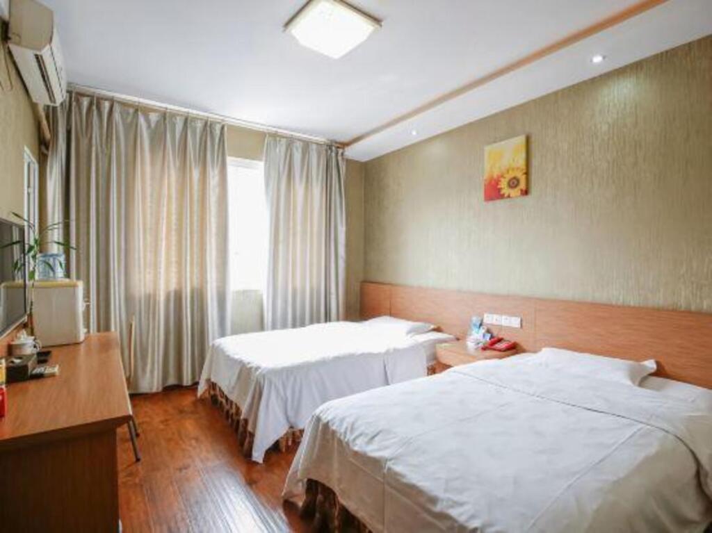 Neijiang: Longmen Business Hotel