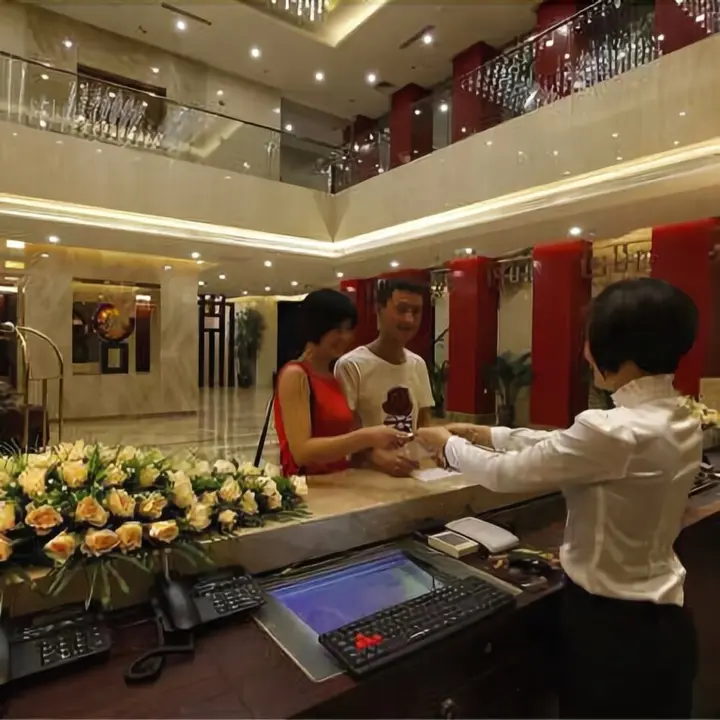 Инкоу: Gold Gulf Hotel