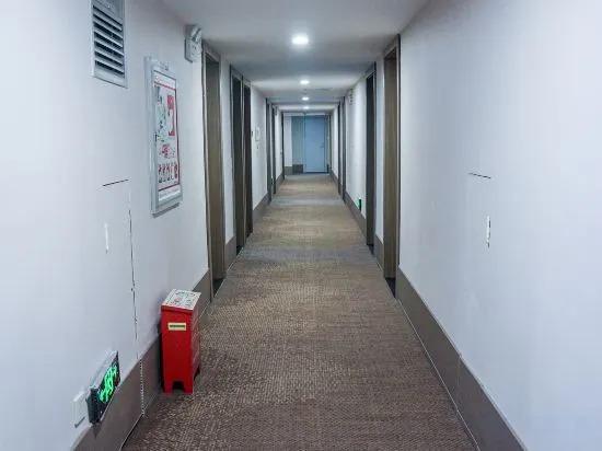 Ханчжоу: RU Jia Hotel (Hangzhou West Lake Hefang Street)