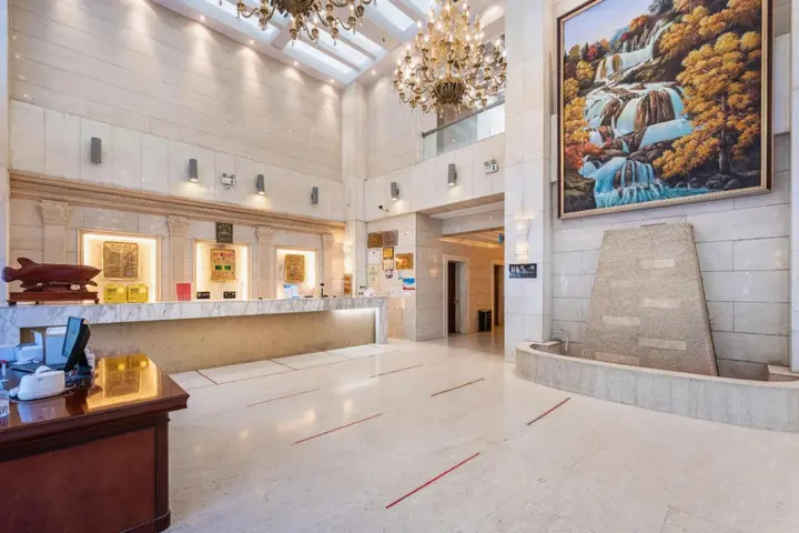 Аксу: Yilong Hotel