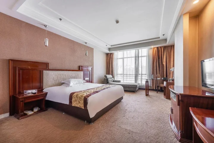 Аксу: Yilong Hotel