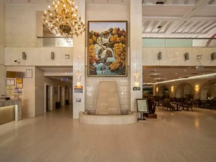 Аксу: Yilong Hotel