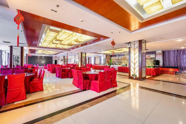 Аксу: Yilong Hotel