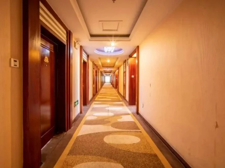 Аксу: Yilong Hotel