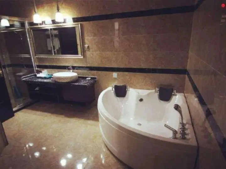 Урумчи: Haoweisi Hotel