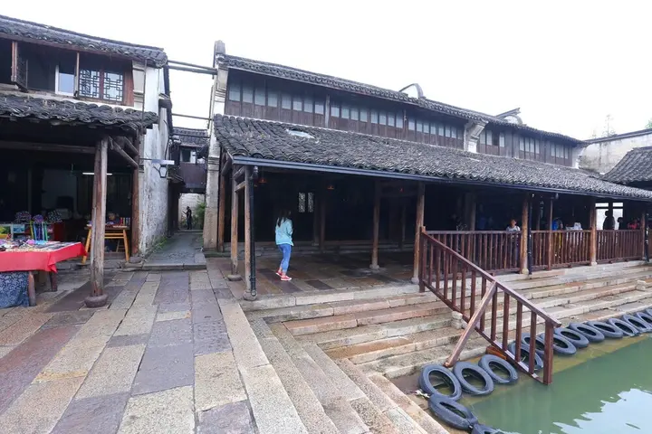 Цзясинь: Wu Town Sijing Bieyuan Boutique Hostel